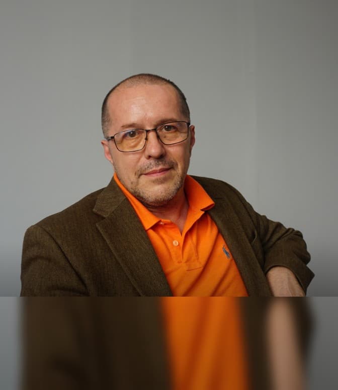 Ingmar van den Brink, Director